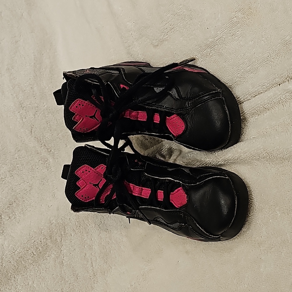 Jordan true flight black pink and gray size 1Y